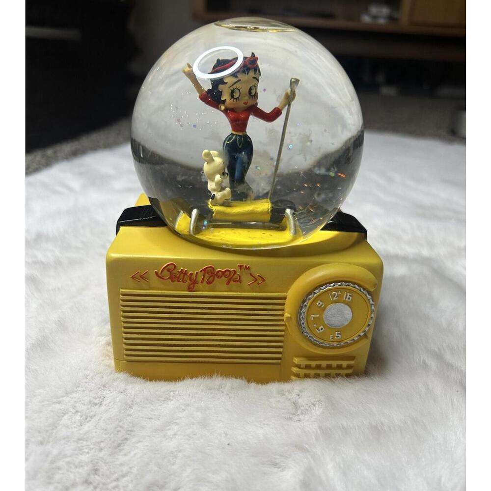 Betty Boop Snow Globe Music Box Plays "Blue Suede Shoes” 2001